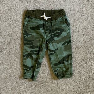 BabyGAP 6– 12 month camo pants